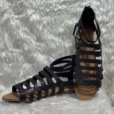  Womens New Look Size 9 Sandals Black  