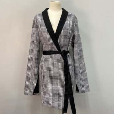 PREM Womens  Size 16 Mini Wrap Dress Houndstooth Check