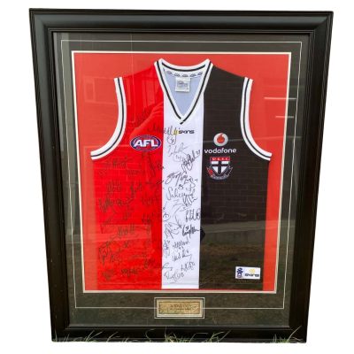 CLICK & COLLECT ONLY: AFL St Kilda Football Club Framed Signed 2007 Team Jersey  