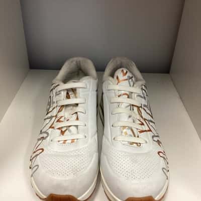 Skechers x Jgoldcrown - Metallic Love Womens White and Metallic Sneakers Size 36 EU