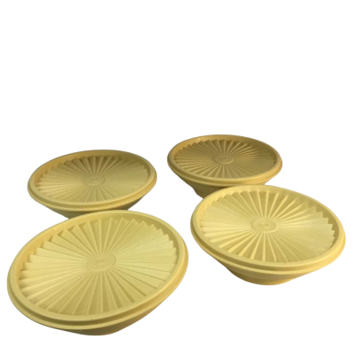 Vintage Tupperware Bowls with Lids Approx 15 x 5.5cm