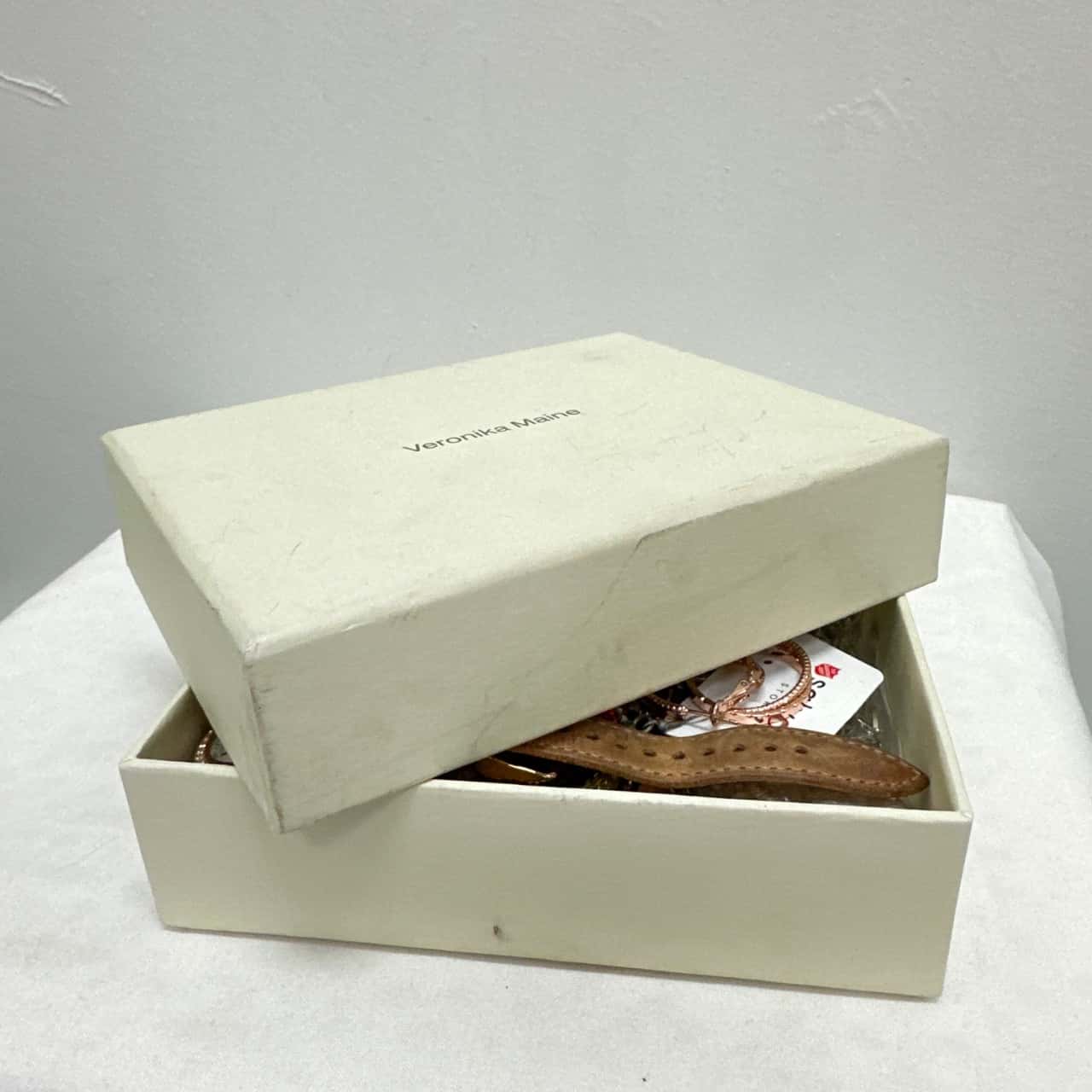 Staff picked box of accessories (s)