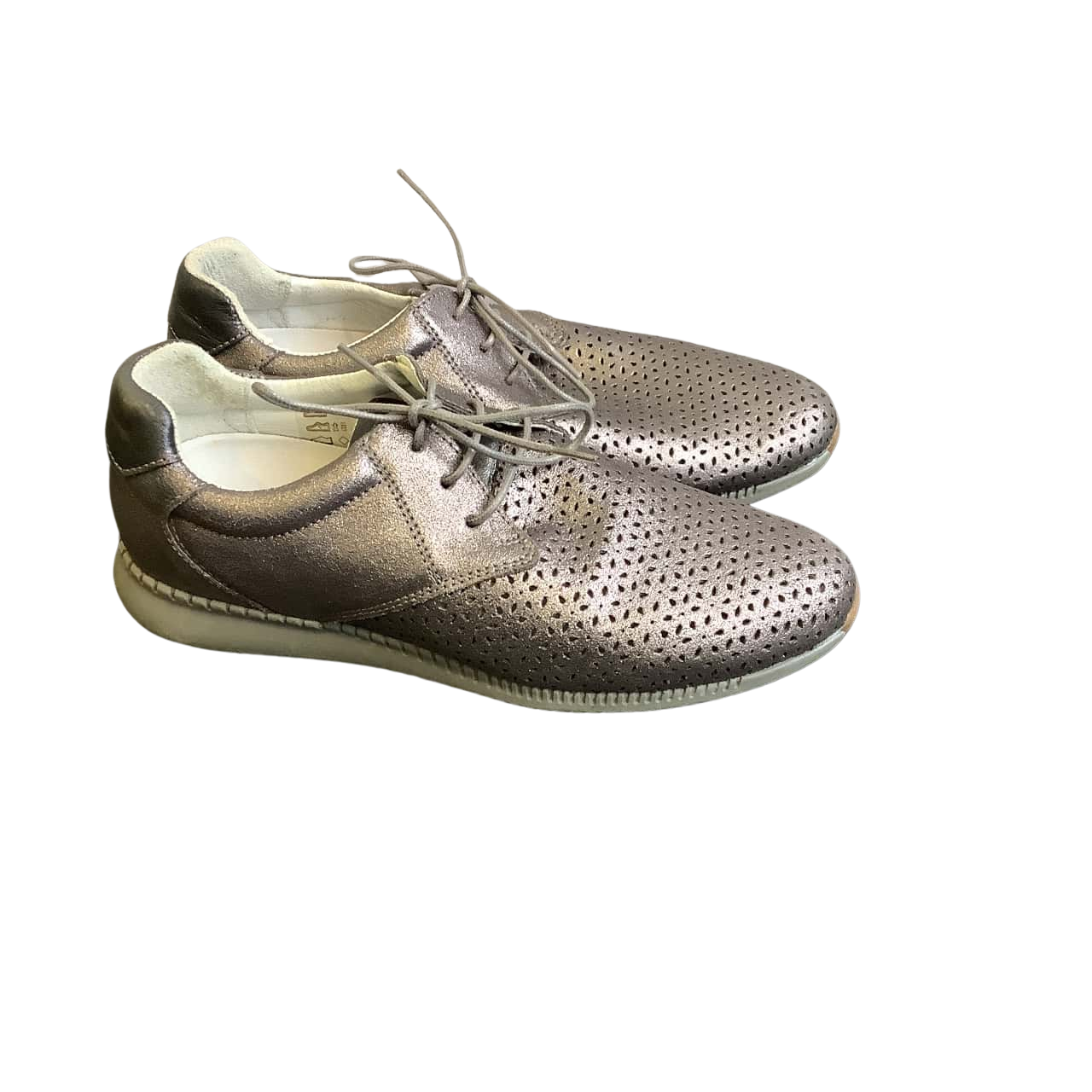 Eric Michael Women's Size 40 Leather Lace Up Shoes Metallic Silver