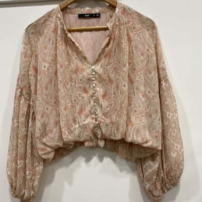 Sportsgirl Womens  Size 10 Cropped Top / Long Sleeve Shirt Beige / Cream / Pattern / Peach 