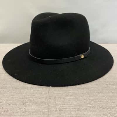 Witchery Women's 100% Wool Hat Black  
