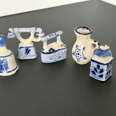 5 pieces Delft Blue Style Miniature Figurines