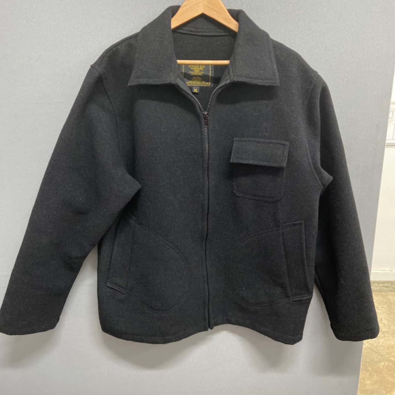 Australian bluey mens size xl front zipper black jacket