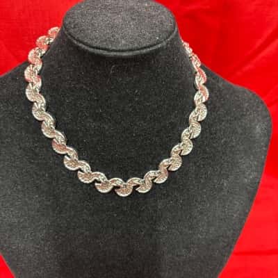  Women's Silver tone Chain with Etched Links Necklace 