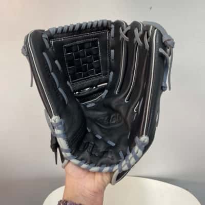 BNWOT Wilson Leather A360 Baseball Glove