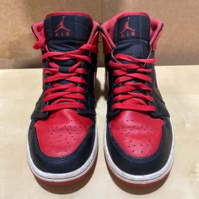 Air Jordans Mens  Size 7 Sneakers Black n Red