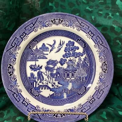 Vintage Churchill Dinner Plates