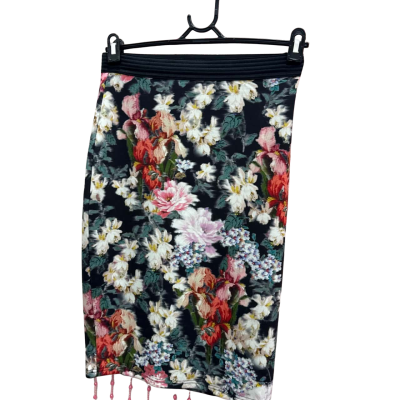 Forever new Womens  Size 10 floral Skirt 