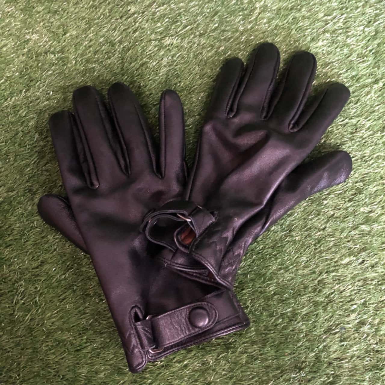 Black Leather Gloves With Wrist Strap (Size S/M)(s)