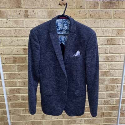 Politix Mens navy jacket with pocket square Size M 