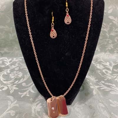  Womens Earrings / Necklace Gold-tone