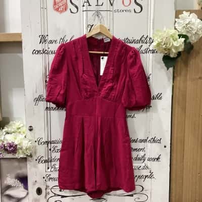 Sheike Brand! BNWT RRP $ 149.95!! RASPBERRY COLOUR PIPPA PLAYSUIT! Womens  Size 8 Playsuit / Short Sleeve Playsuit Maroon 