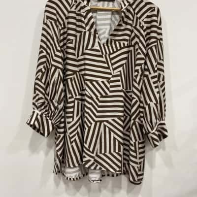The Ark Womens  Size M 3/4 Sleeve Top Beige / Brown / Striped 