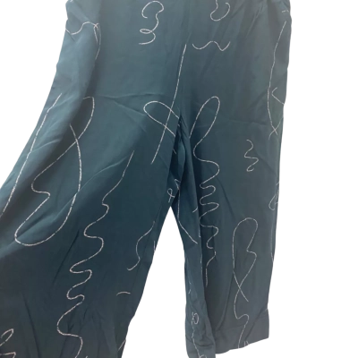 ELK Womens  Size 10 Cropped 3/4 Pants Green 