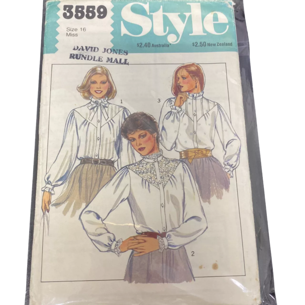 Vintage Sewing Pattern: Style 3559