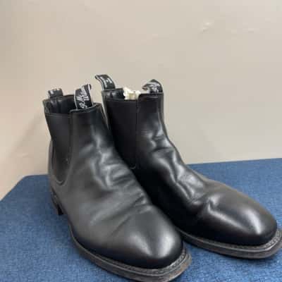 R.M. Williams Mens  Size 9 Black Elastic Sided Boots  