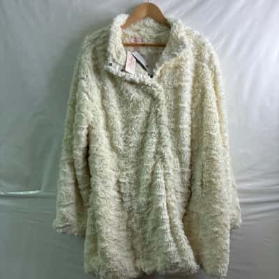 Millers Womens  Size 22 Winter Jacket Cream 