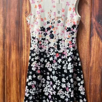 Lipsy  Size 12 Floral dress new 