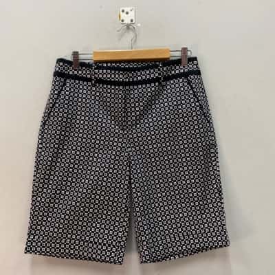 Jacqui-E Womens  Size 10 Chino Shorts Black  / White 