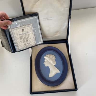 Wedgwood Silver Jubilee 1952-1977 H.M. Queen Elizabeth II Plate Limited Edition