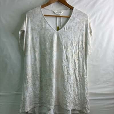 Virtuelle Womens  Size XS V-Neck Top Gold / White 