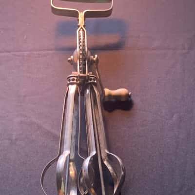 Vintage Propert "Swift Whip" Egg Beater