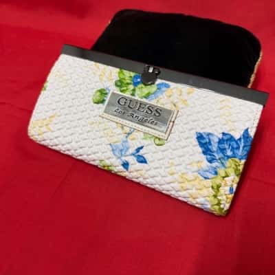 Guess Los Angeles Floral Print Clutch Wallet