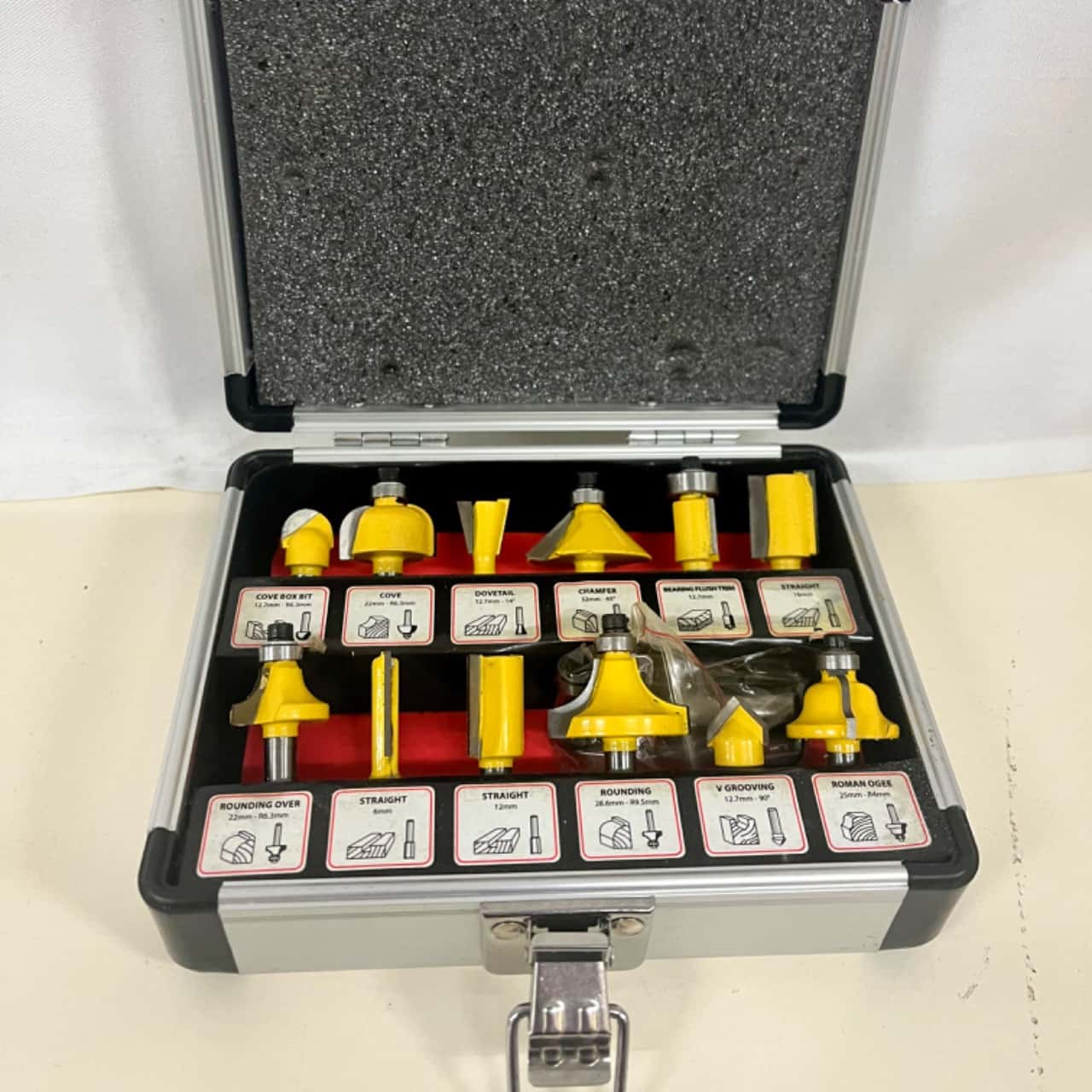 12 Piece Router Bit Set 12 Piece Router Bit Set in Aluminium Case(s) - Used Very Good | Salvos ...