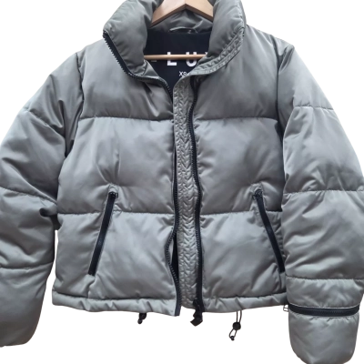 Decjuba Womens  Size XS Cropped Jacket / Puffer Jacket Green 