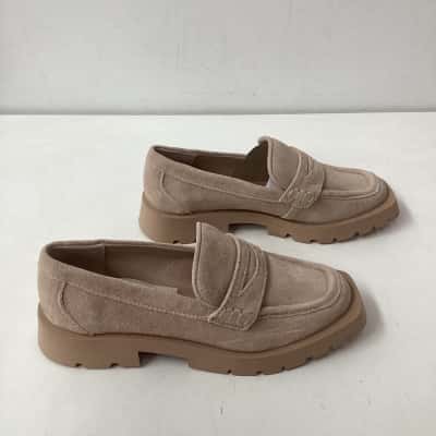 DolceVita Womens Size 7 Beige Loafers