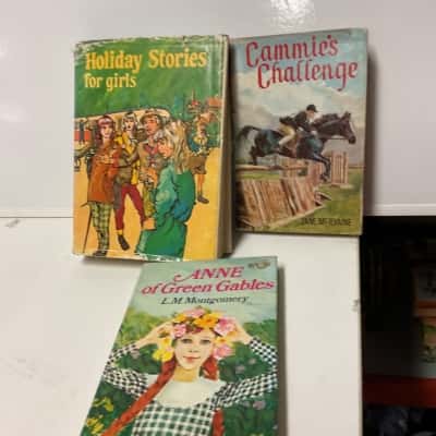 Set of 3 vintage books Anne of green gables, cammies Challenge and holiday stories for girls