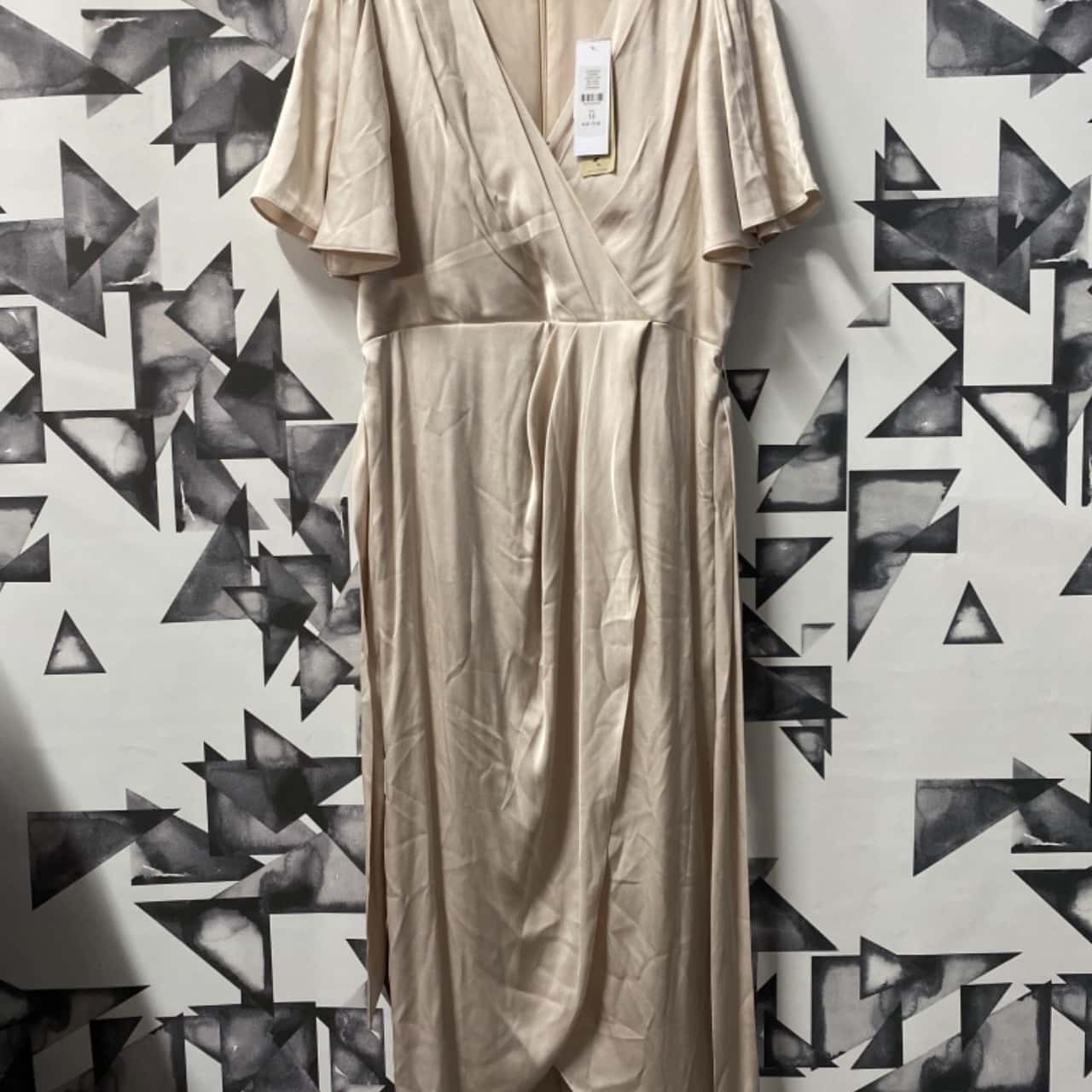 forever new beige dress Forever New Beige Short Sleeve Ribbed Bodycon Midi Dress Ladies Size A–  Vinnies Online