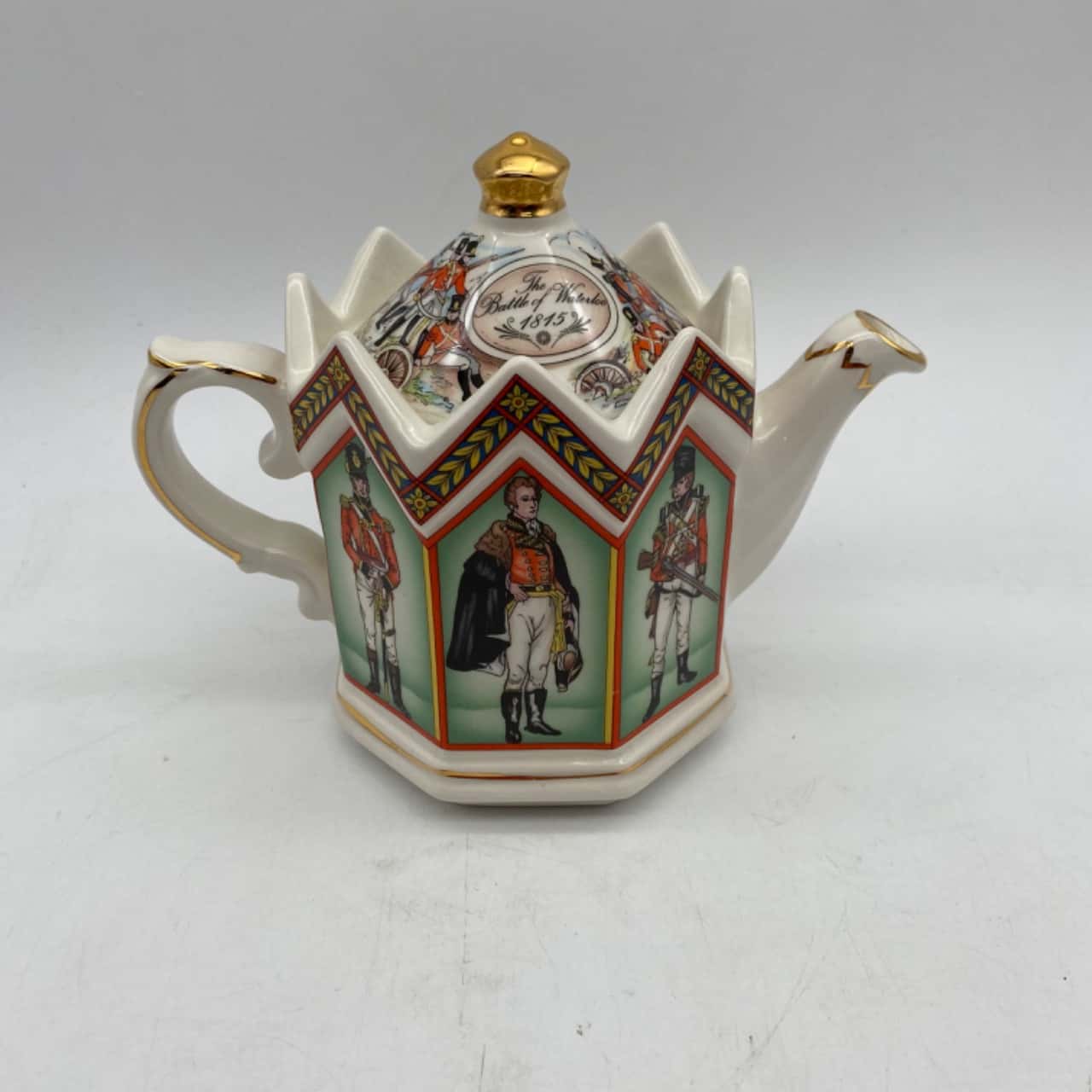 Vintage Sadler Teapot ‘The Battle of Waterloo 1915’