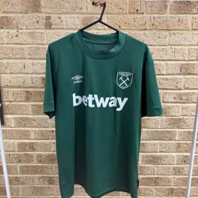 Umbro Mens West Ham united 2024/25 home kit  Size XL 