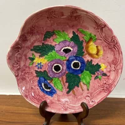 Vintage Maling Pottery “tub” handle bowl featuring Anemone pattern