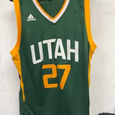 Utah NBA Mens  Size M Gold / Green basketball jersey 