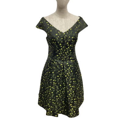 Cue Yellow Rose  Size 10 Cocktail Dress Black  / Yellow 
