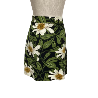  Anna Taylor Size 4 Mini Skirt Black  / Floral / Green / White 