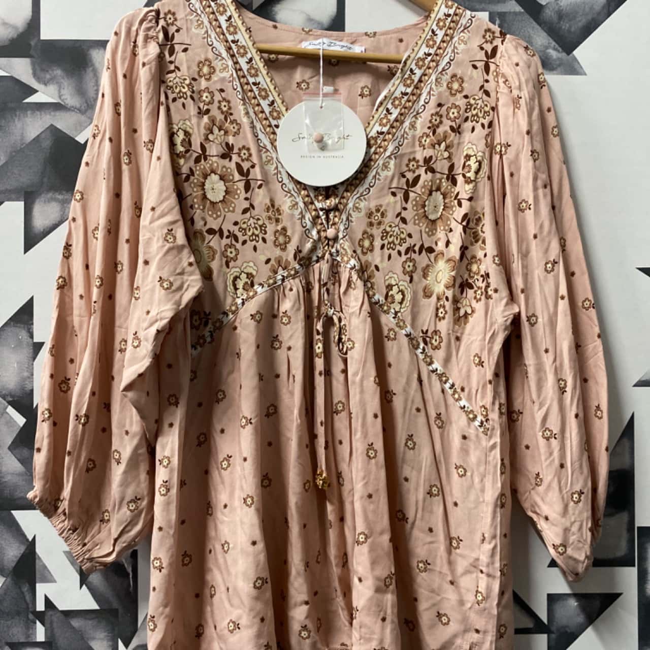 Salty Bright boho Size 8 Beige / Pink top new (s)