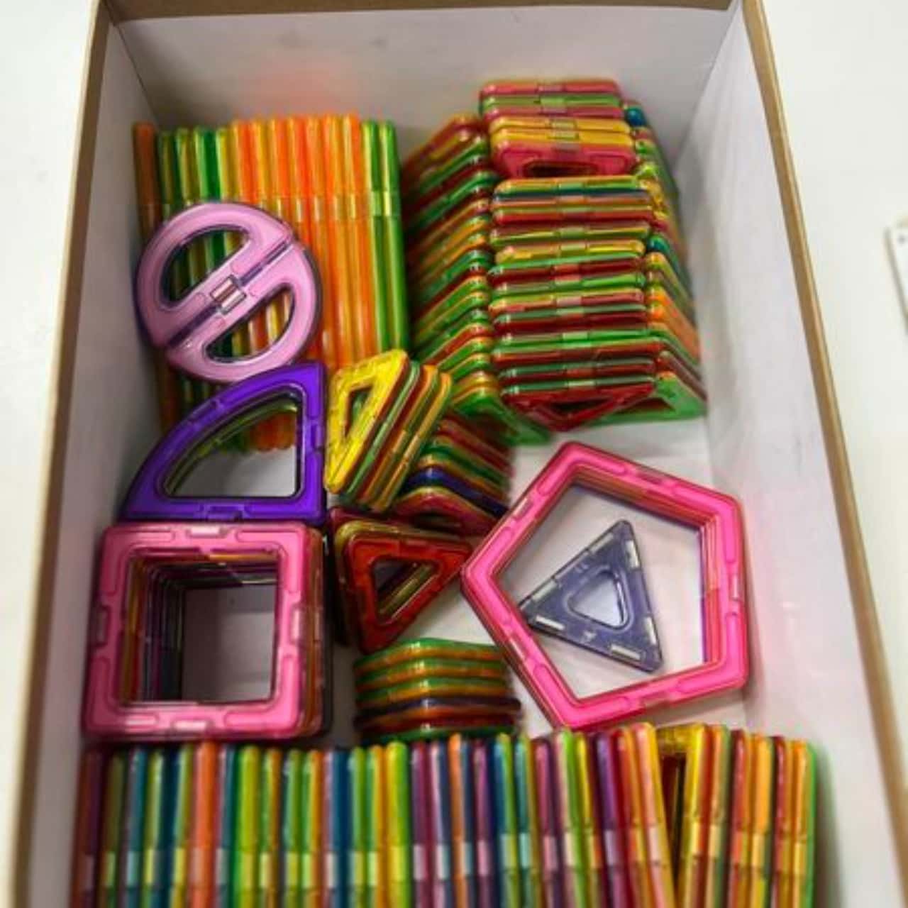 100 pieces Magnetic Building Blocks - Educational construction toy(s ...