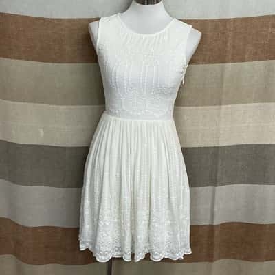 Forever New Womens  Size 8 Casual Dress Pattern / White 