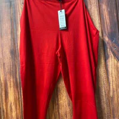 Taking Shape   Size 26 Red 3/4 leggings new 