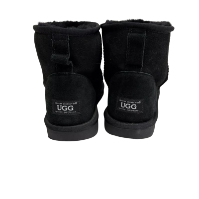 UGG Mens Black  size 40