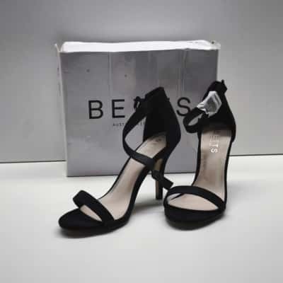 Betts Kylie Black Faux Suede Open Toe Ankle Strap Heel Sandals Size 7 Boxed  