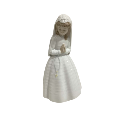 Nao Figurine Girl Praying 