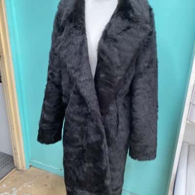 Urban code Womens  Size 12 Black  faux fur jacket